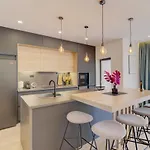 One By Aneo Travel Villa *