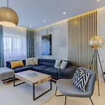 One By Aneo Travel Villa Novi Vinodolski