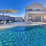Villa One By Aneo Travel Novi Vinodolski