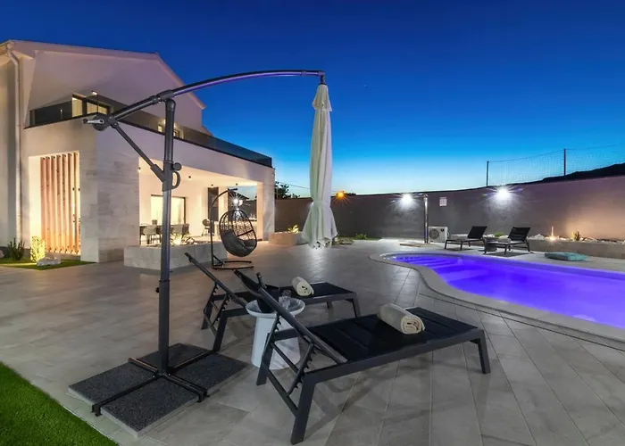 One By Aneo Travel Villa Novi Vinodolski