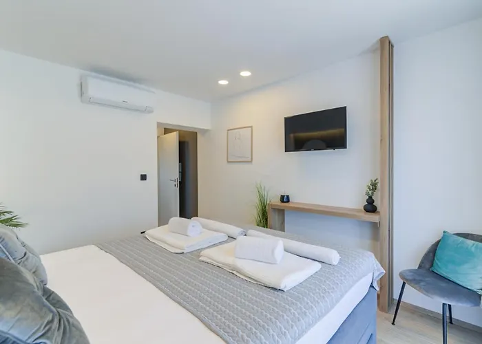 One By Aneo Travel Villa Novi Vinodolski