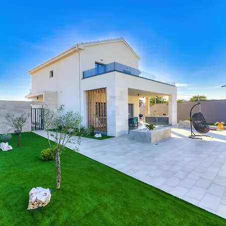 One By Aneo Travel Βίλα