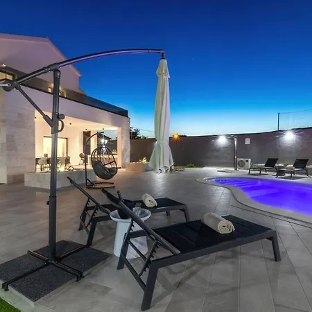 One By Aneo Travel Villa Novi Vinodolski