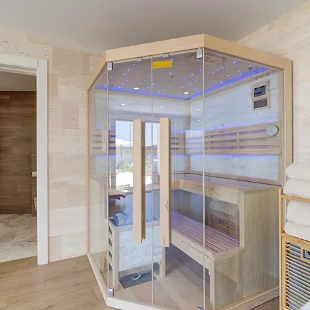 One By Aneo Travel * Novi Vinodolski