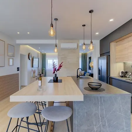 One By Aneo Travel *