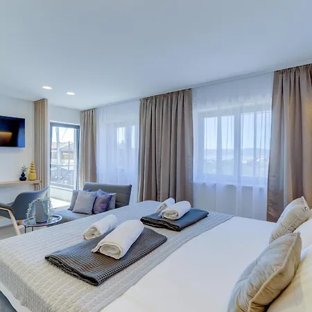 One By Aneo Travel *