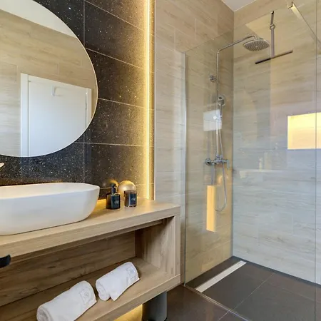 One By Aneo Travel *