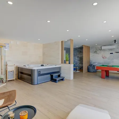 One By Aneo Travel * Novi Vinodolski